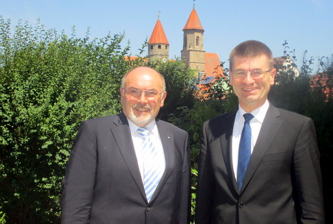 Vorstandschef Manfre Geyer (links) gibt im Juni nächsten Jahres das Spitzenamt an Gerhard Walther ab.